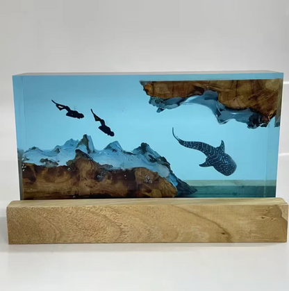 Divers and Whale 2 Resin Lamp