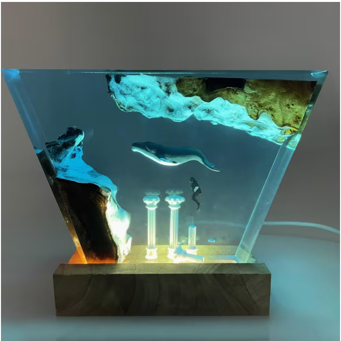 Atlantis Resin Lamp