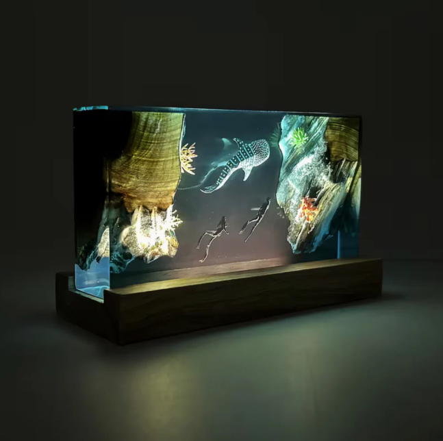 Divers and Whale Resin Lamp VIP